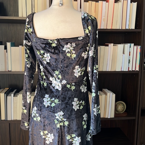 Anthropologie Hutch Velvet Floral Midi Dress - Picture 7 of 9